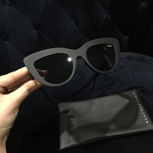 QUAY SUNGLASS - MATTE BLACK